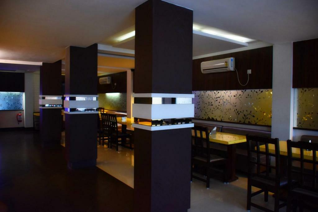 Capital O Kabita Guest House Near Acropolis Mall Калькутта Экстерьер фото